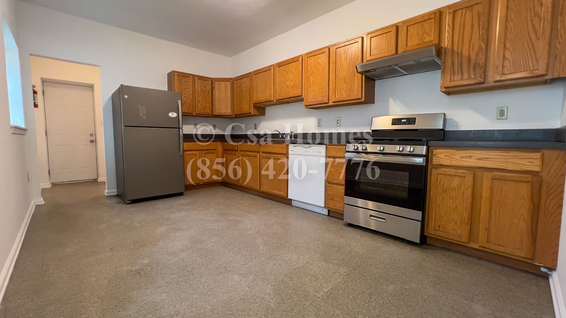 Camden House: 411 Viola St