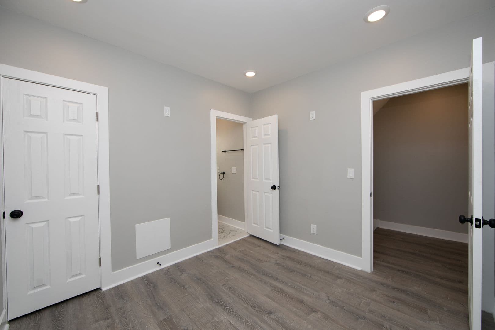 Camden Apartment: 436-438 Broadway Ave - Unit 4