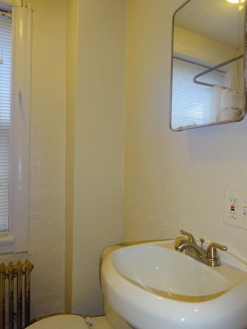Minneapolis Apartment: 2820 First Avenue South