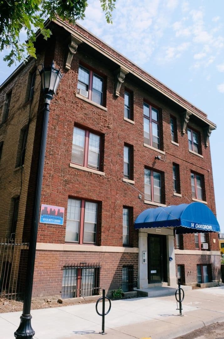 Minneapolis Apartment: 14 Oak Grove Street