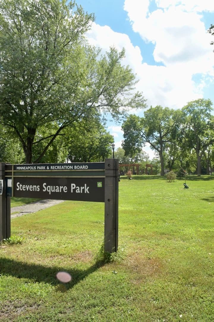 Minneapolis Apartment: 1706 Stevens Avenue South