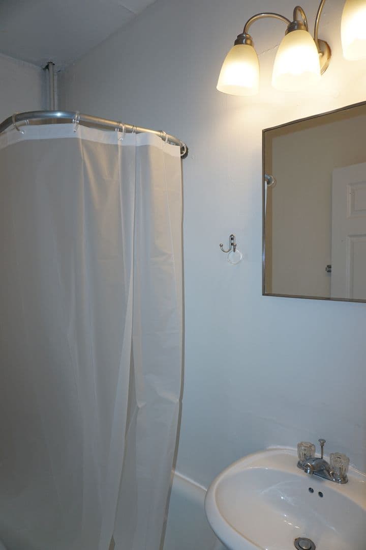 Minneapolis Apartment: 1915 First Avenue South