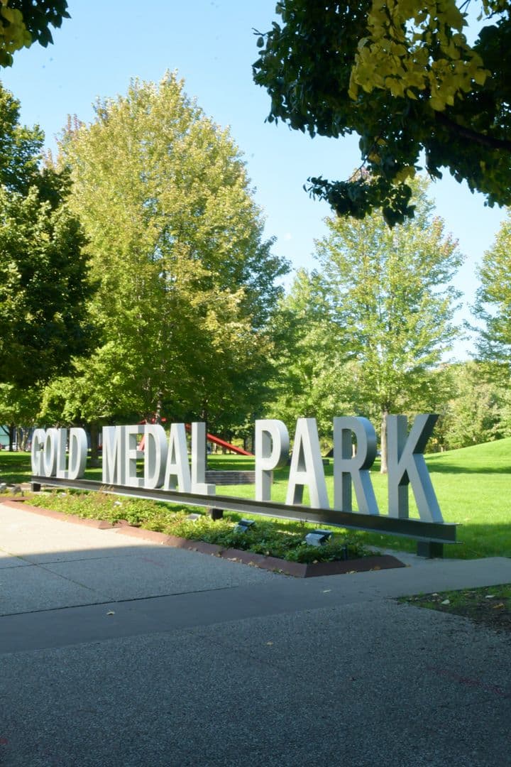 Minneapolis Apartment: 1912 Clinton Avenue South