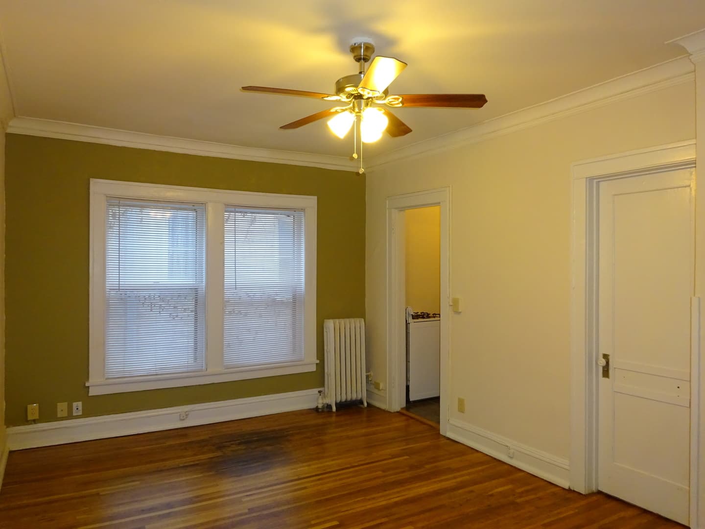 Minneapolis Apartment: 1815 First Avenue South