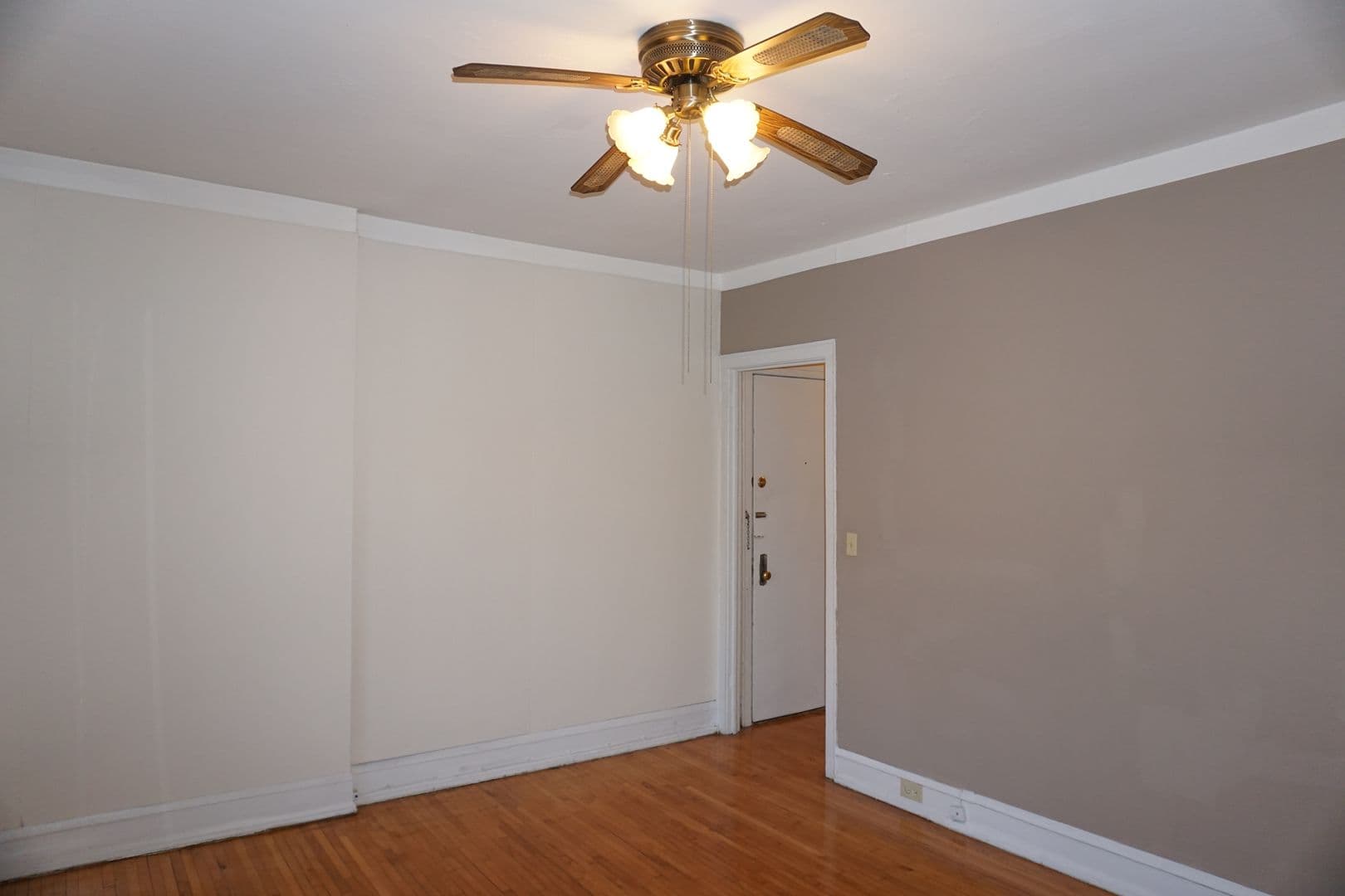 Minneapolis Apartment: 1530 LaSalle Avenue