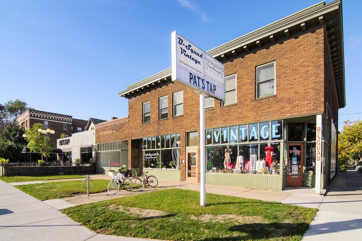 Minneapolis Apartment: 2820 First Avenue South