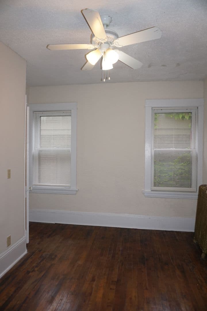 Minneapolis Apartment: 1915 First Avenue South