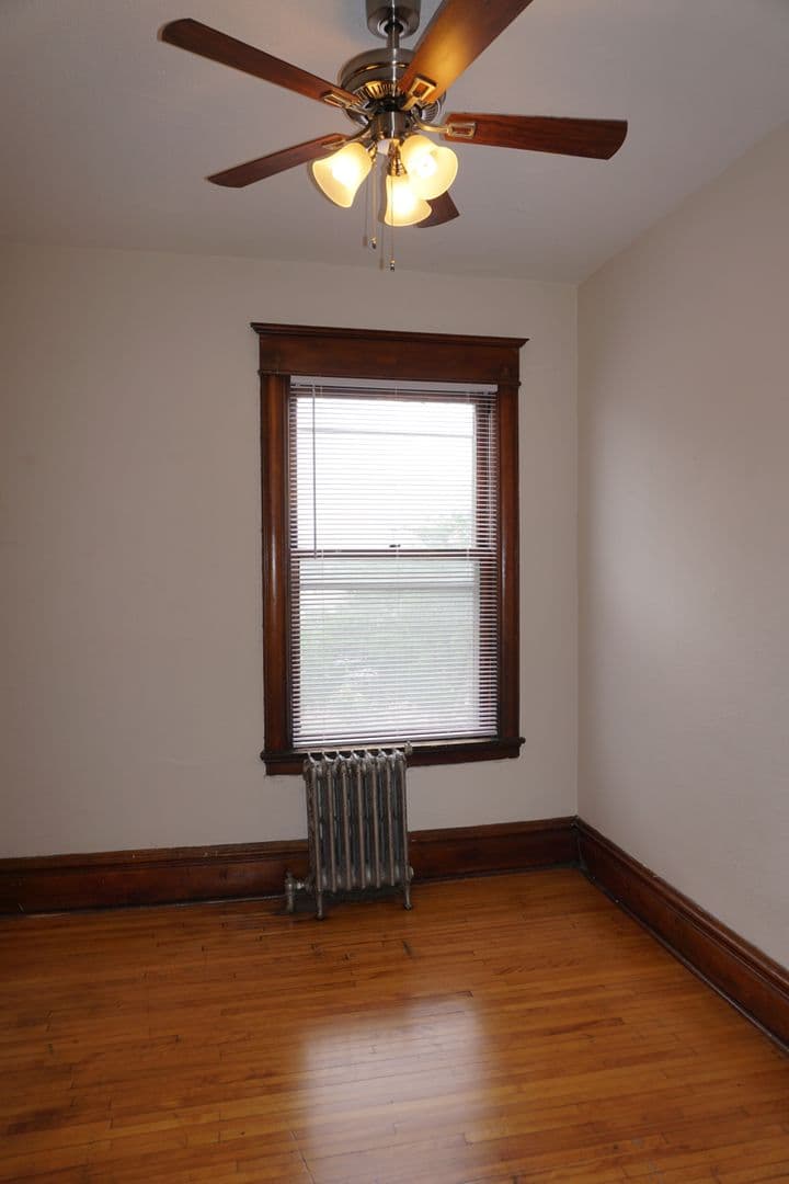 Minneapolis Apartment: 2820 First Avenue South