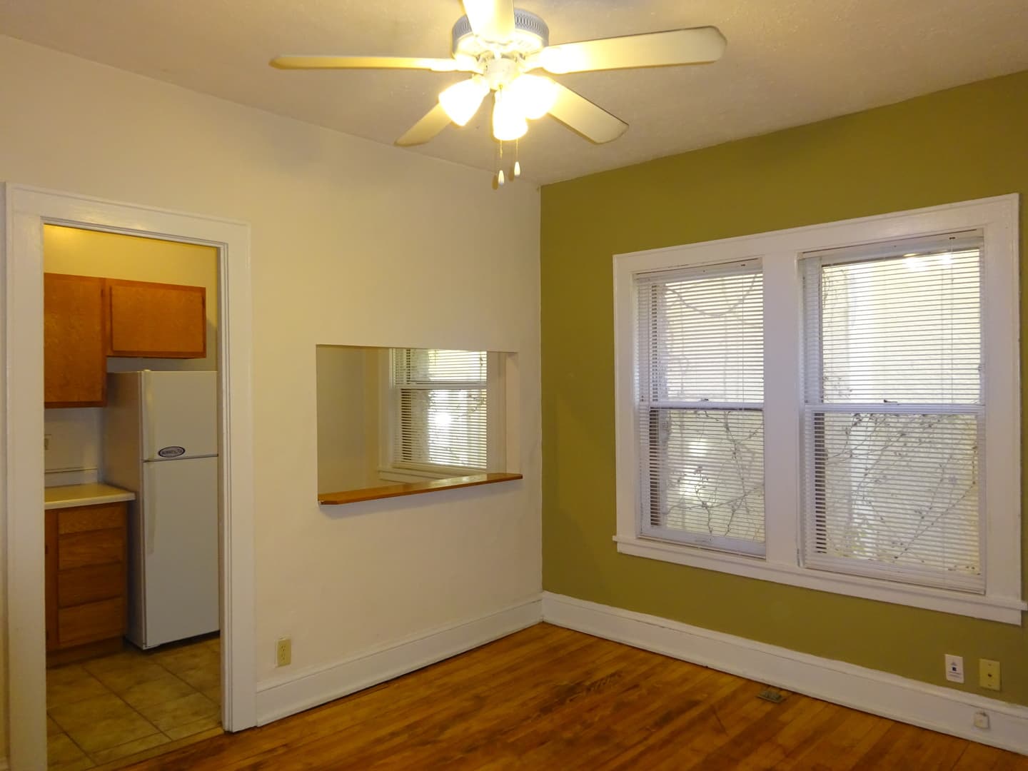Minneapolis Apartment: 1912 Clinton Avenue South