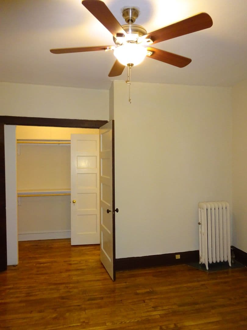 Minneapolis Apartment: 1912 Clinton Avenue South
