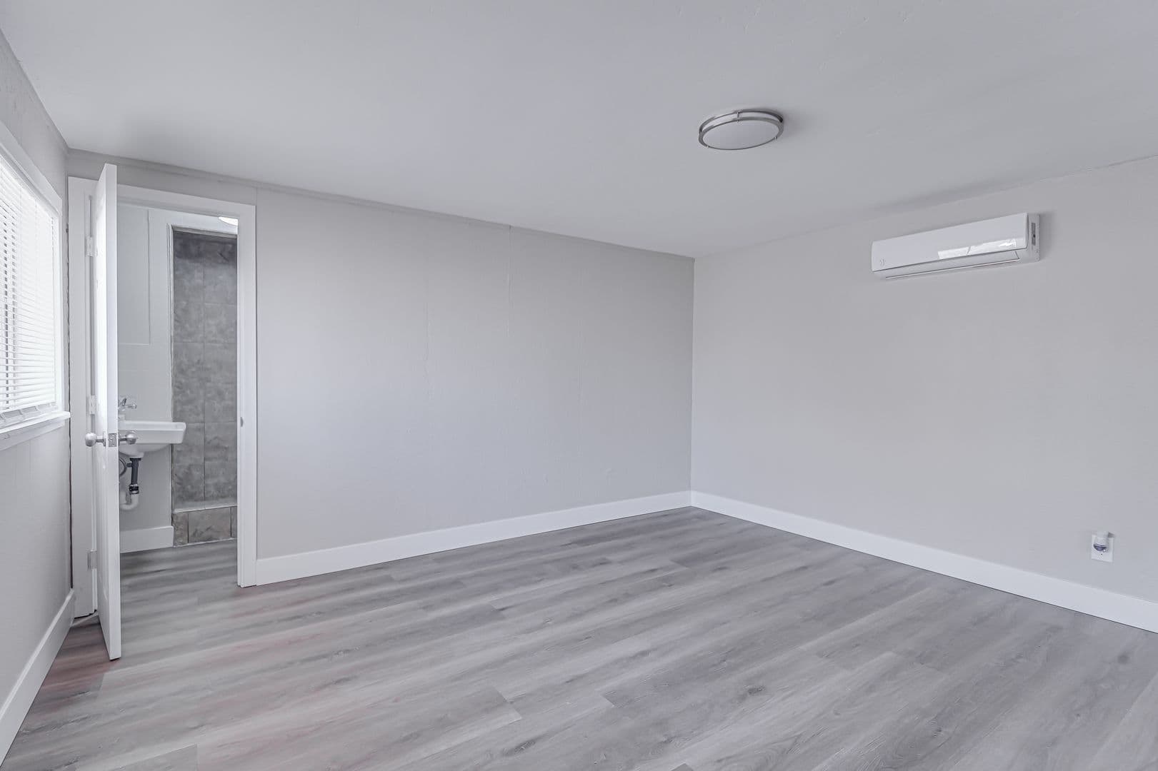 Bakersfield Apartment: 2106 E St - 2106 E St #C