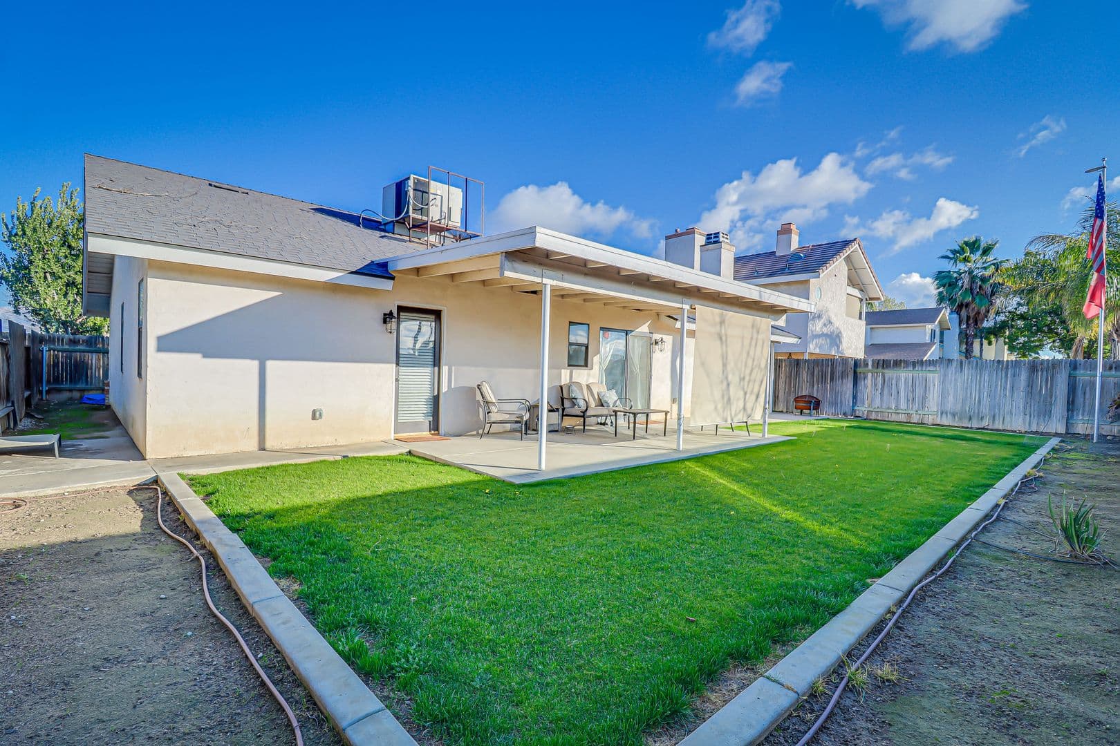 Bakersfield House: 3621 Goldbar Dr