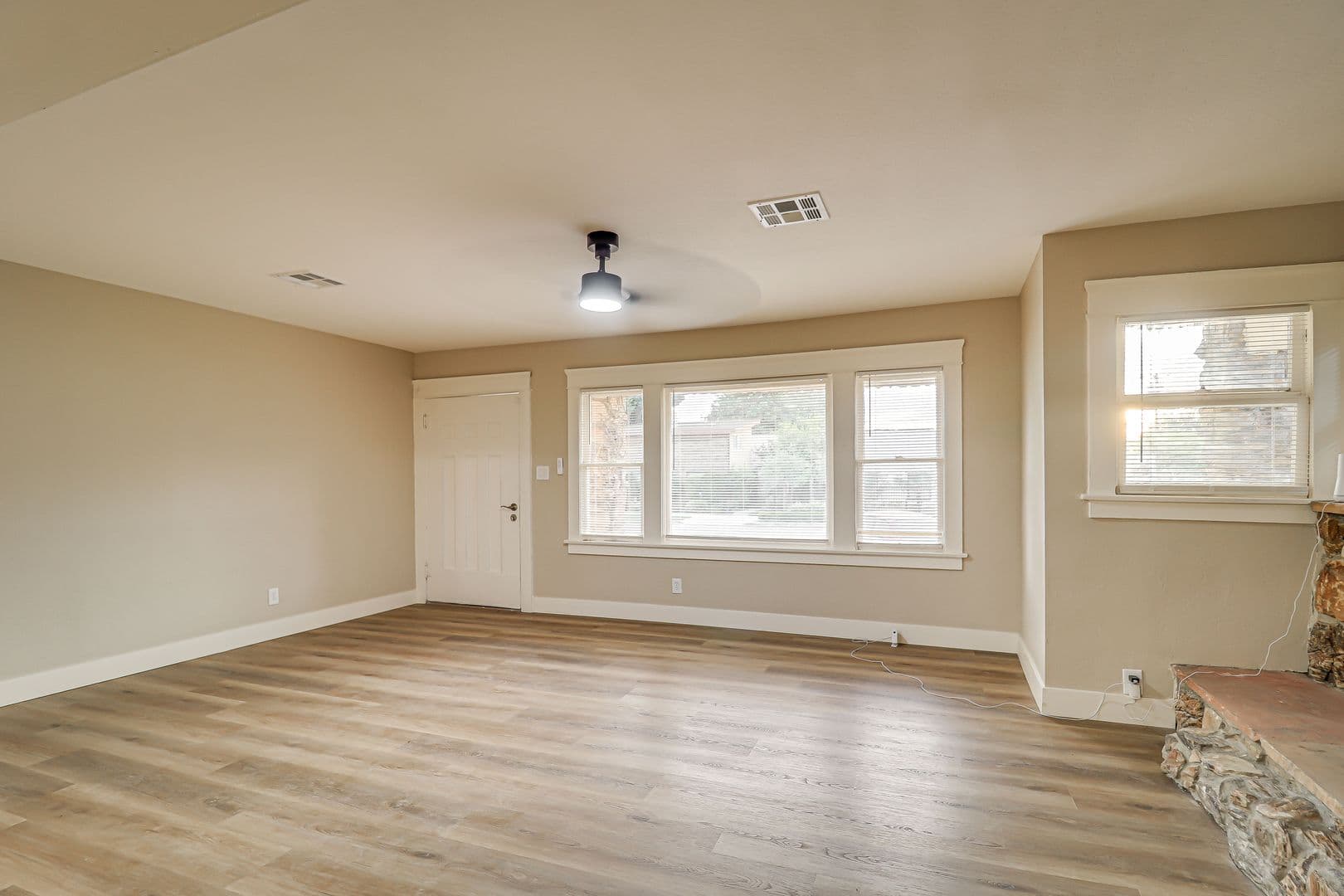 Bakersfield Apartment: 2106 E St - 2106 E St #A