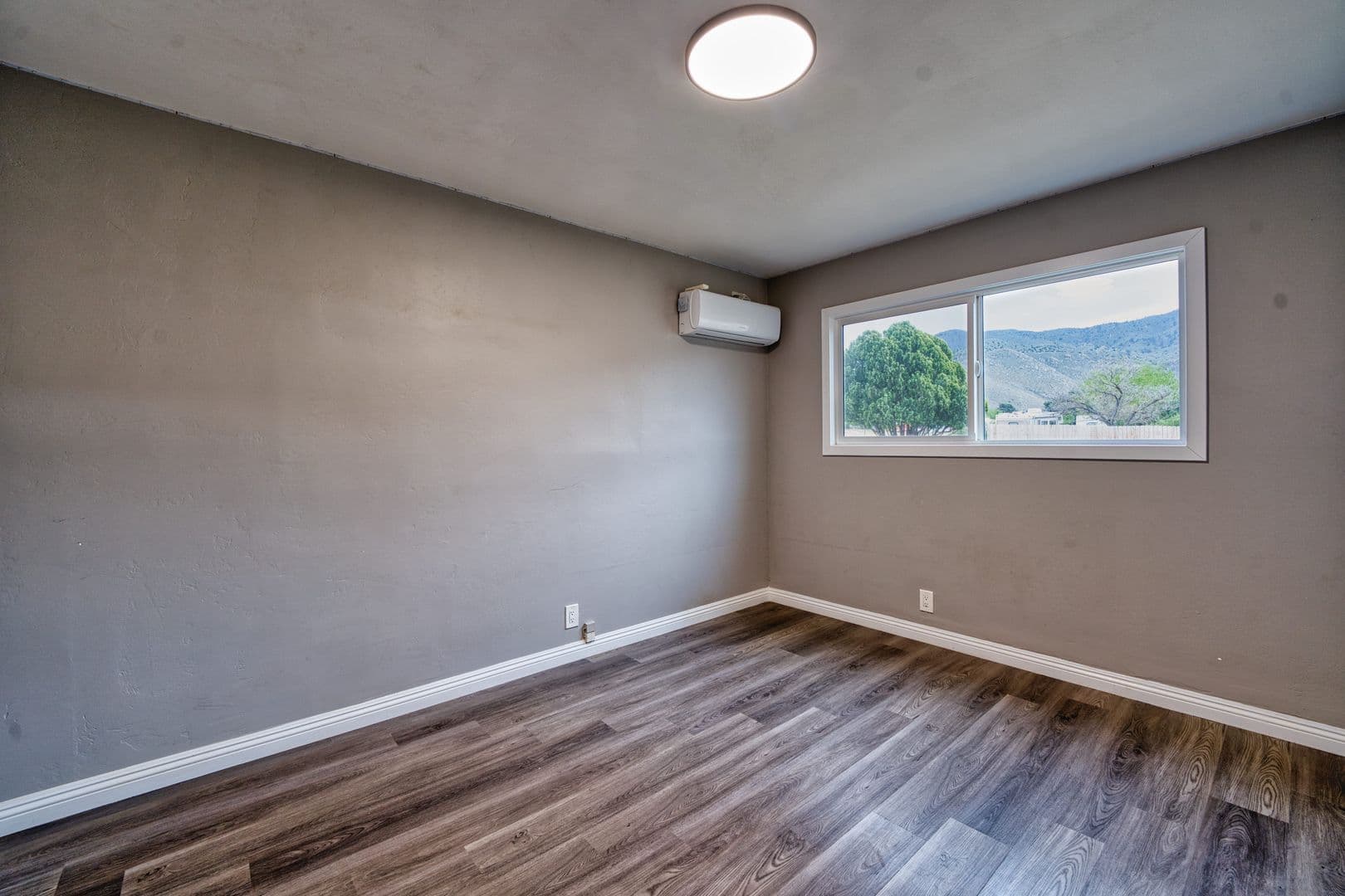 Onyx House: 8119 Tamarisk Road