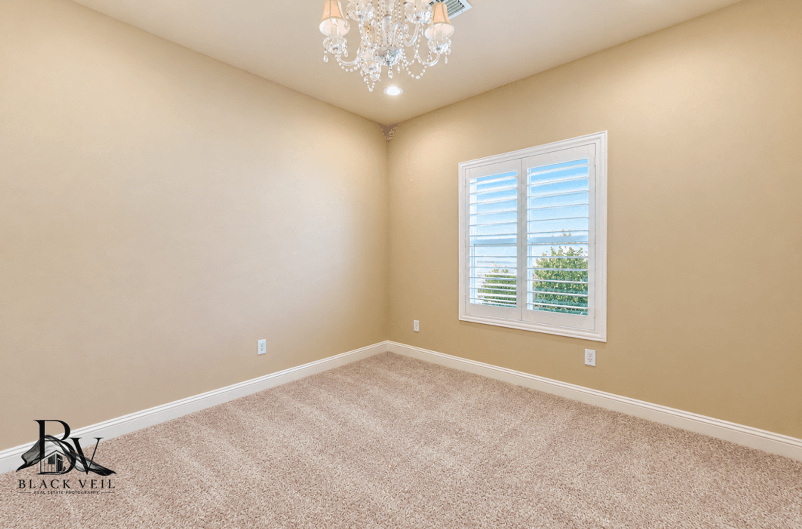 Bakersfield House: 309 Stone Cross Drive