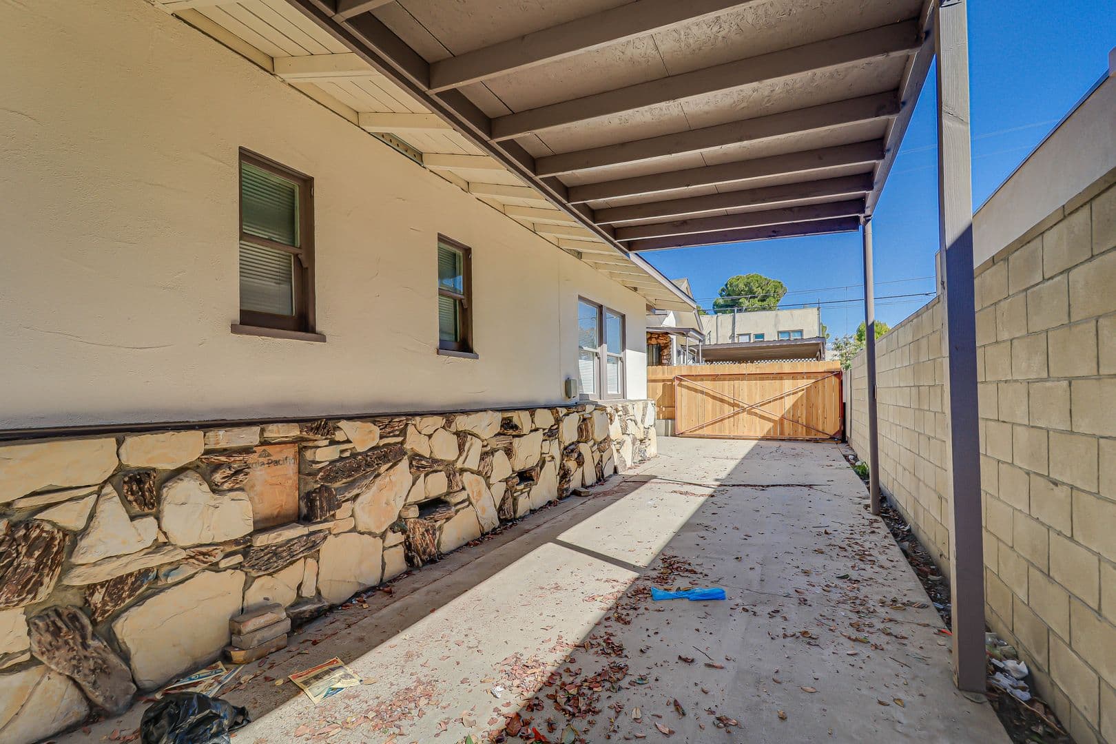 Bakersfield Apartment: 2106 E St - 2106 E St #B