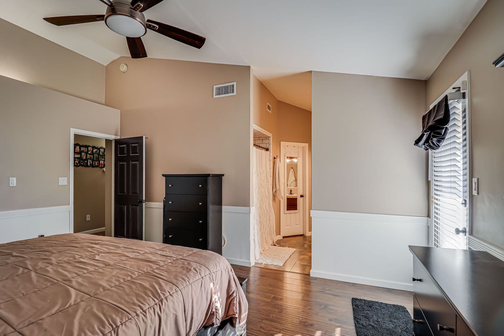 Bakersfield House: 3621 Goldbar Dr