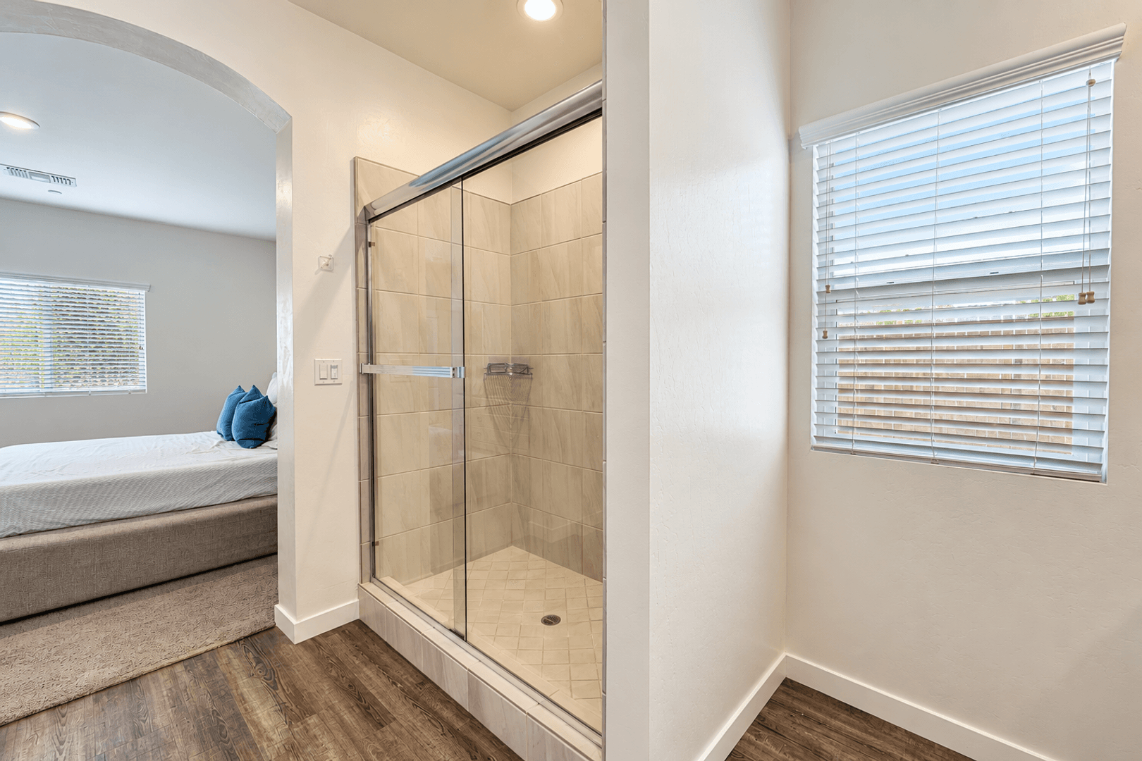 Bakersfield House: 12217 Burnham Street