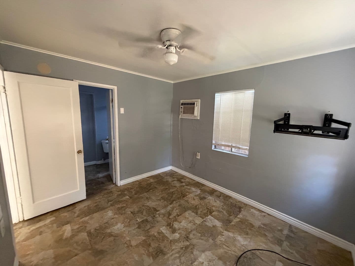 Bakersfield House: 415 1/2 Arvin Street