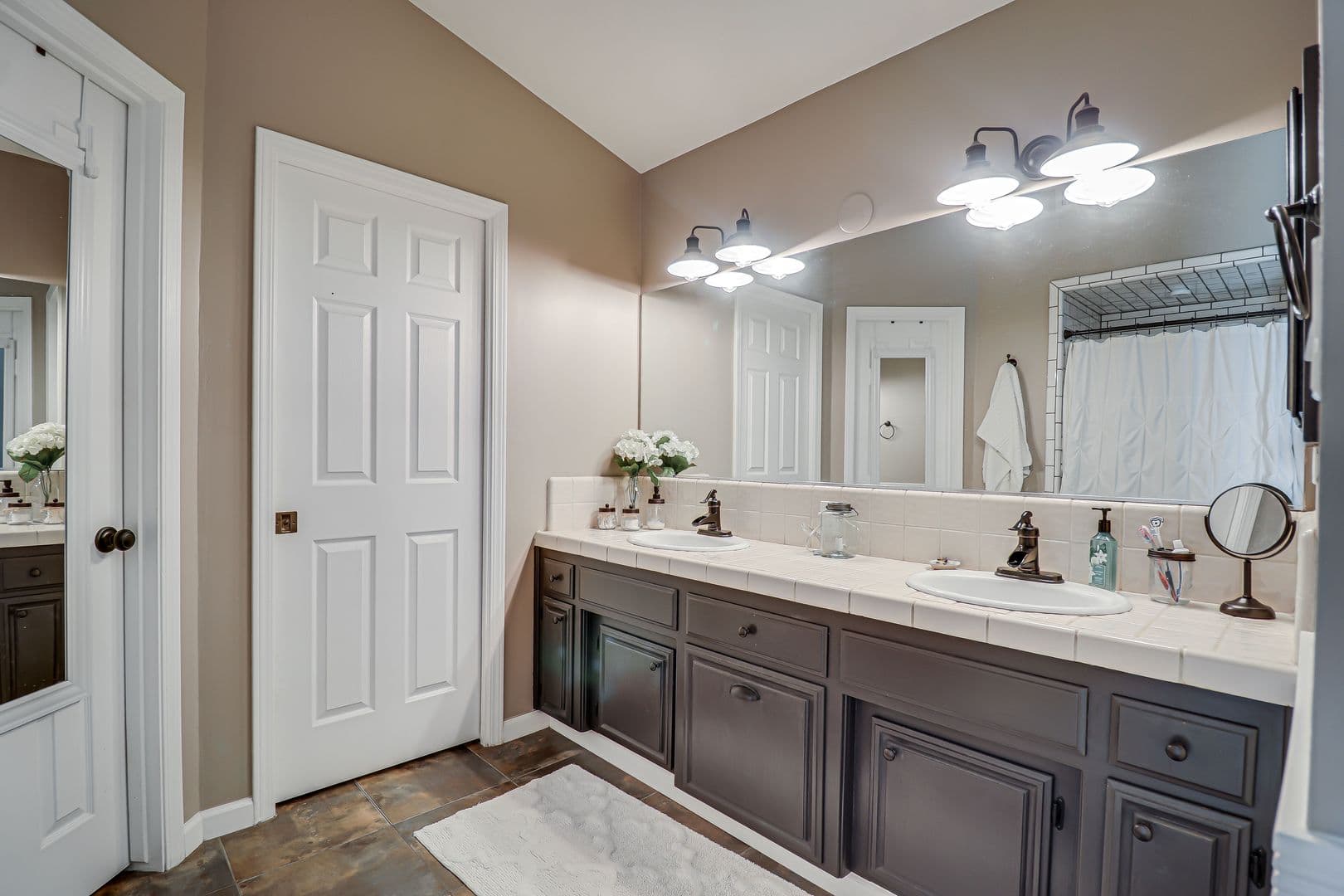 Bakersfield House: 3621 Goldbar Dr