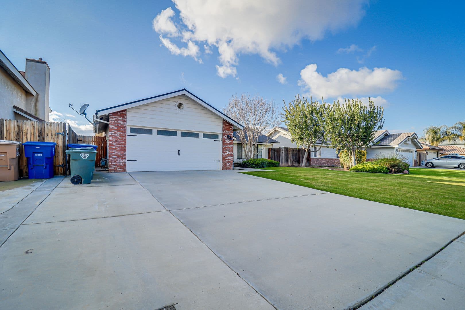Bakersfield House: 3621 Goldbar Dr