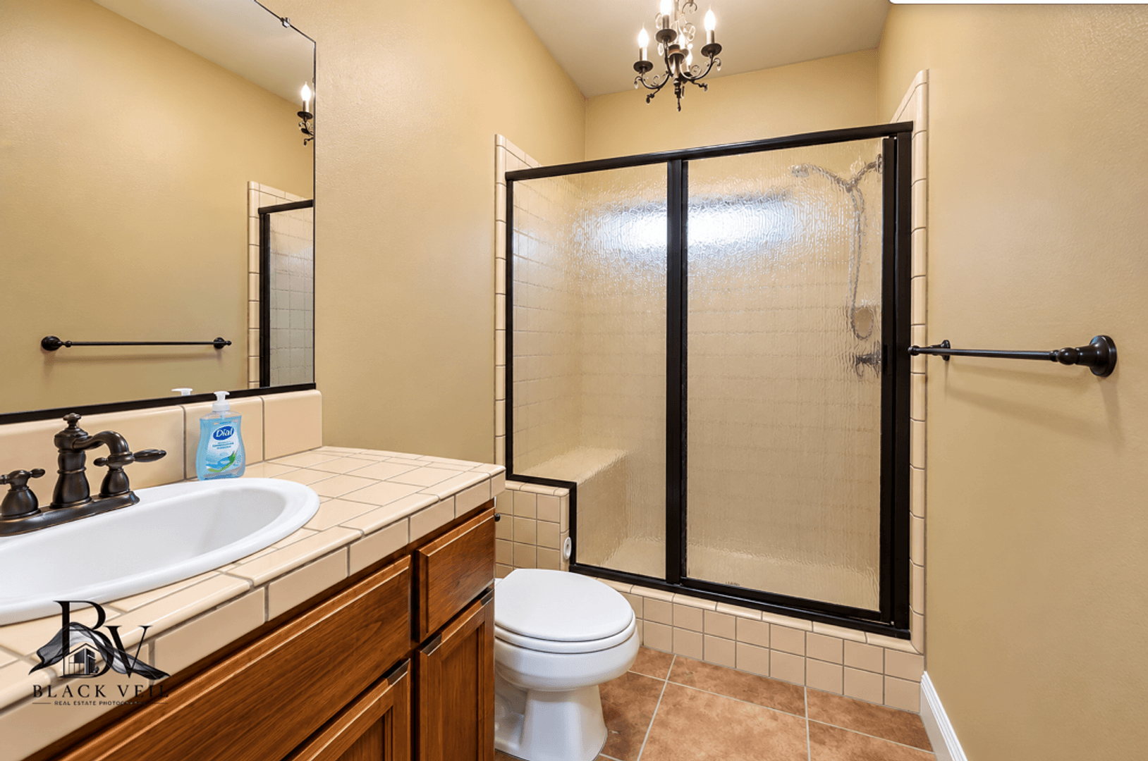 Bakersfield House: 309 Stone Cross Drive