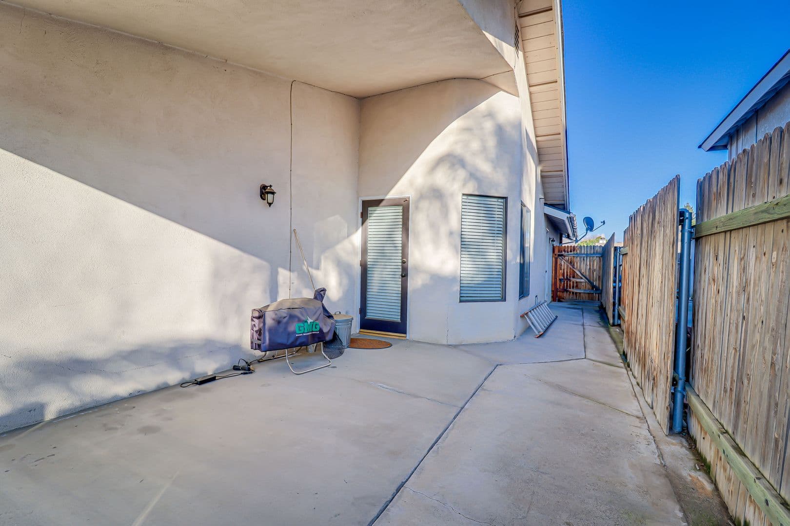 Bakersfield House: 3621 Goldbar Dr