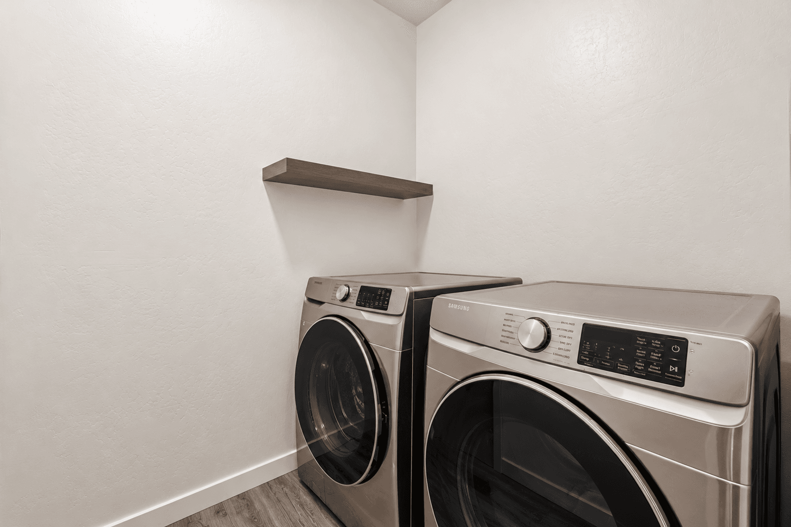 Bakersfield House: 12217 Burnham Street