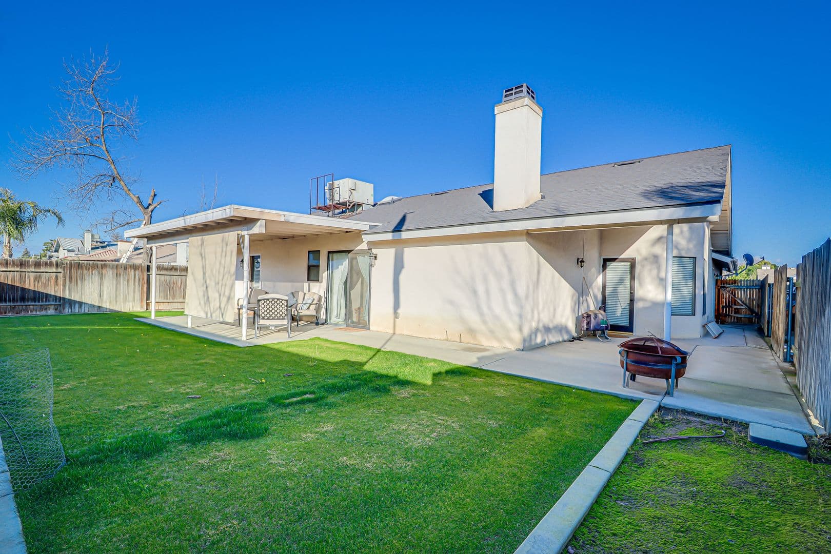 Bakersfield House: 3621 Goldbar Dr