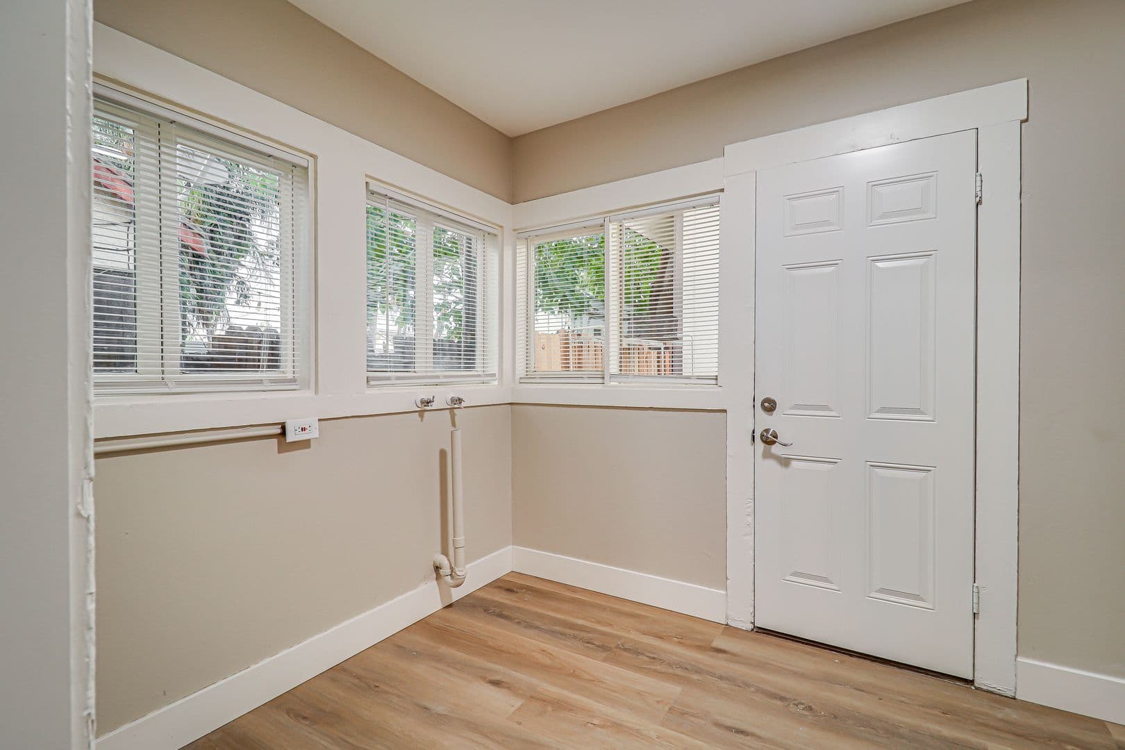 Bakersfield Apartment: 2106 E St - 2106 E St #A