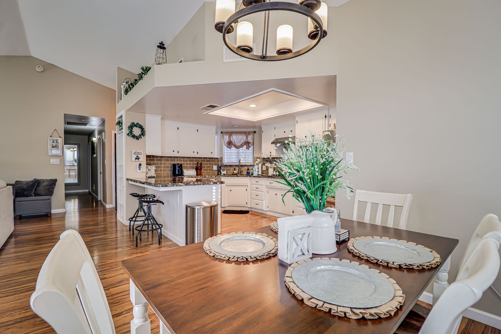 Bakersfield House: 3621 Goldbar Dr