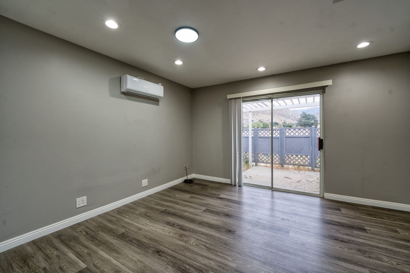 Onyx House: 8119 Tamarisk Road