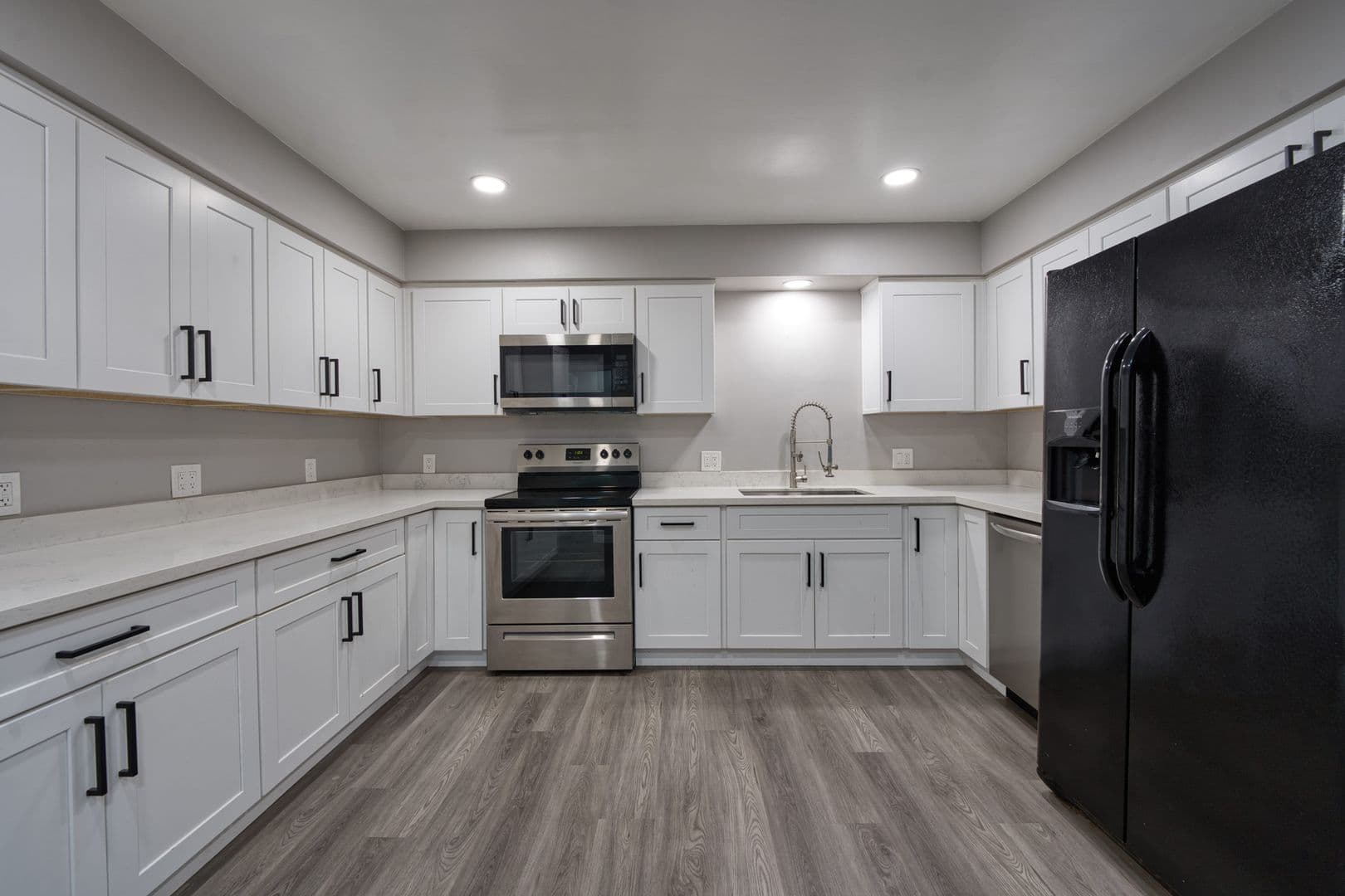 Onyx House: 8119 Tamarisk Road