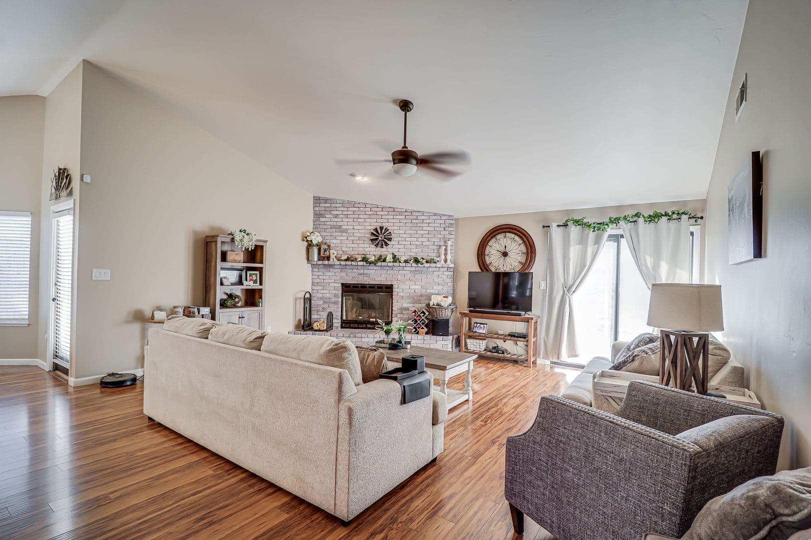 Bakersfield House: 3621 Goldbar Dr