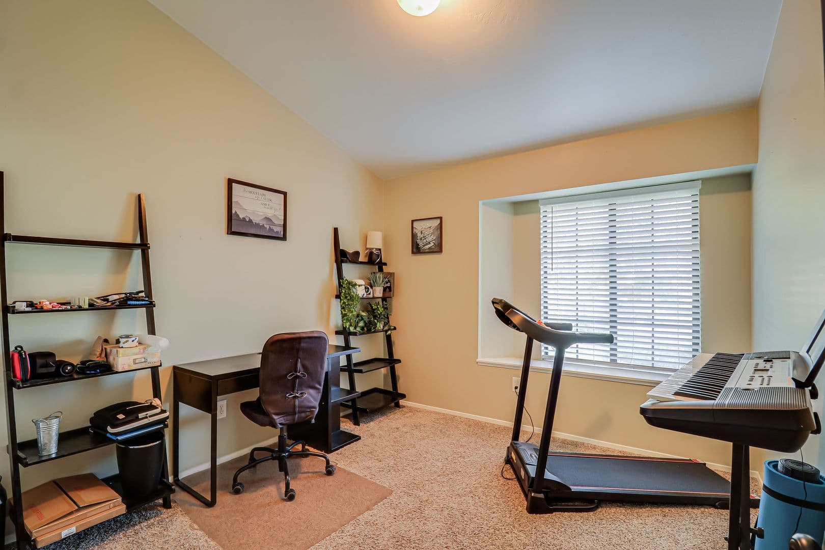 Bakersfield House: 3621 Goldbar Dr