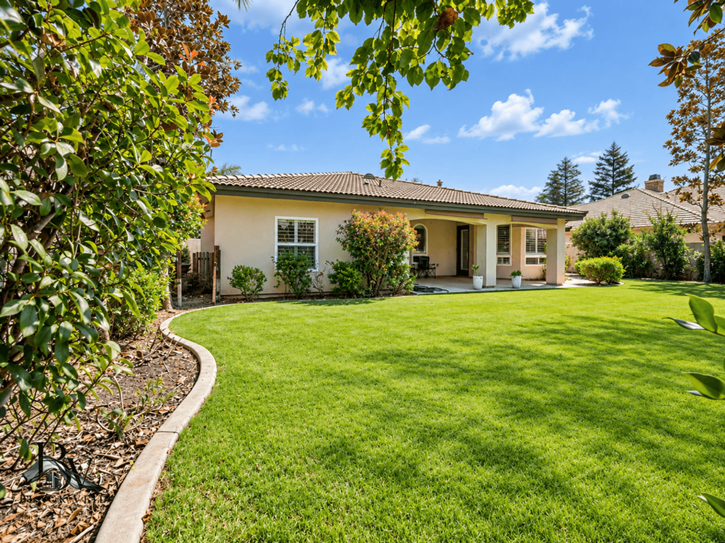 Bakersfield House: 309 Stone Cross Drive