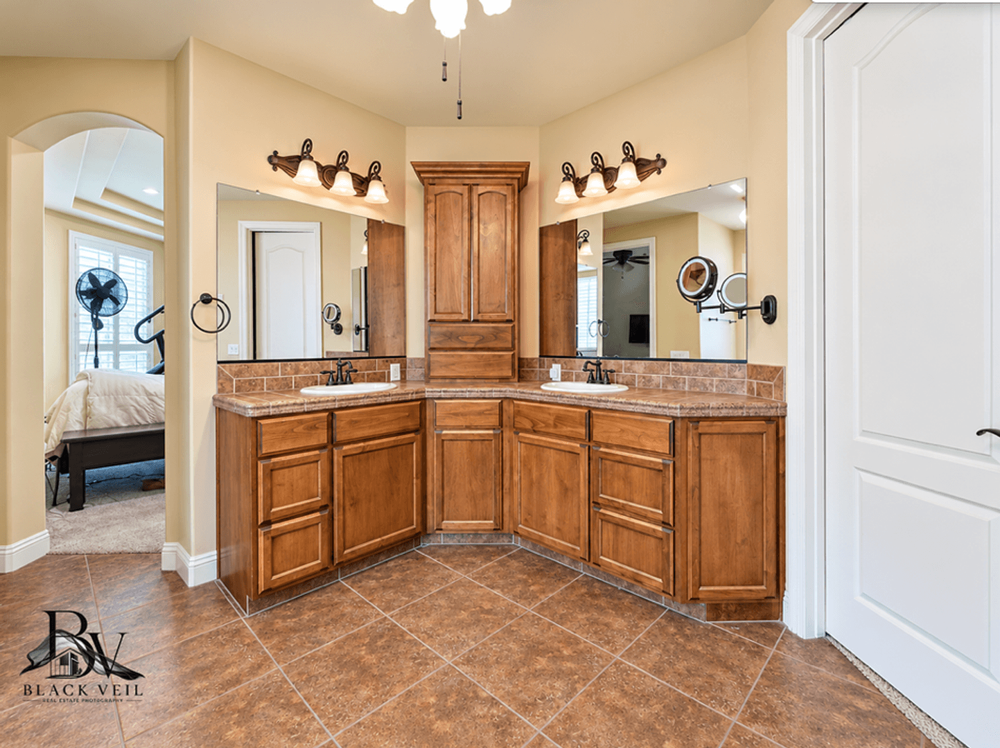 Bakersfield House: 309 Stone Cross Drive