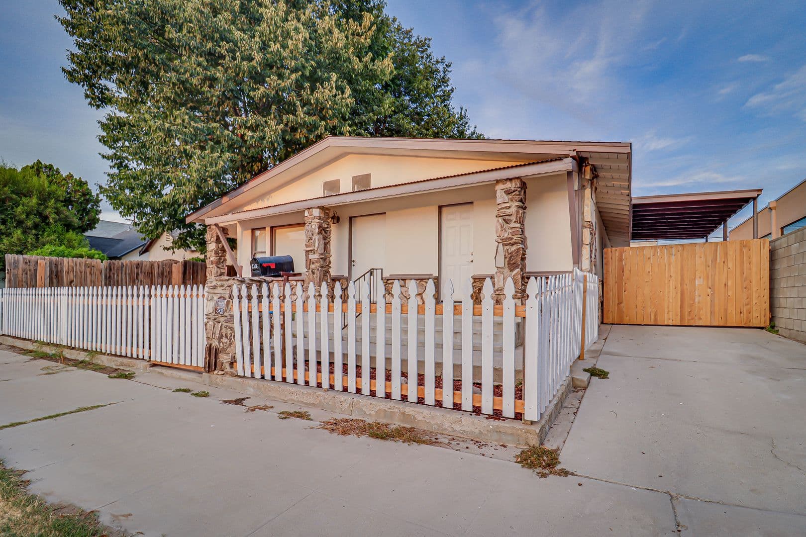 Bakersfield Apartment: 2106 E St - 2106 E St #A