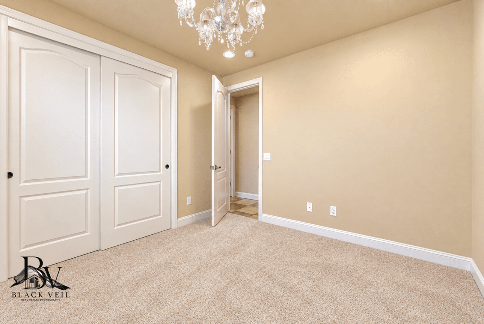 Bakersfield House: 309 Stone Cross Drive
