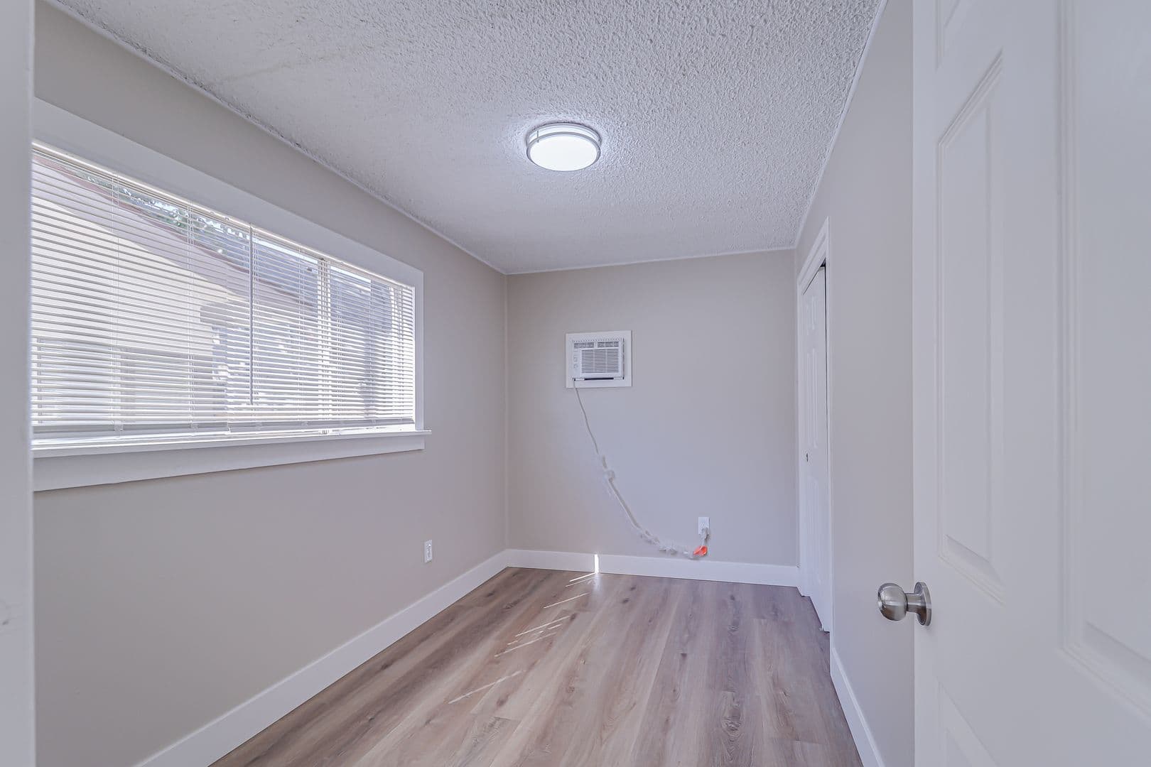 Bakersfield Apartment: 2106 E St - 2106 E St #B