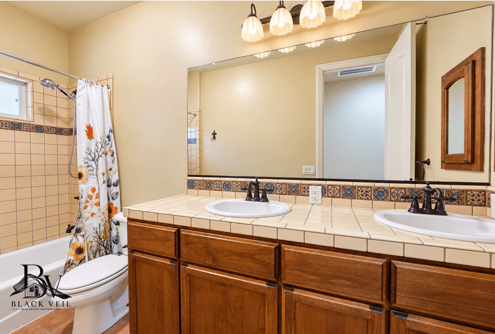 Bakersfield House: 309 Stone Cross Drive