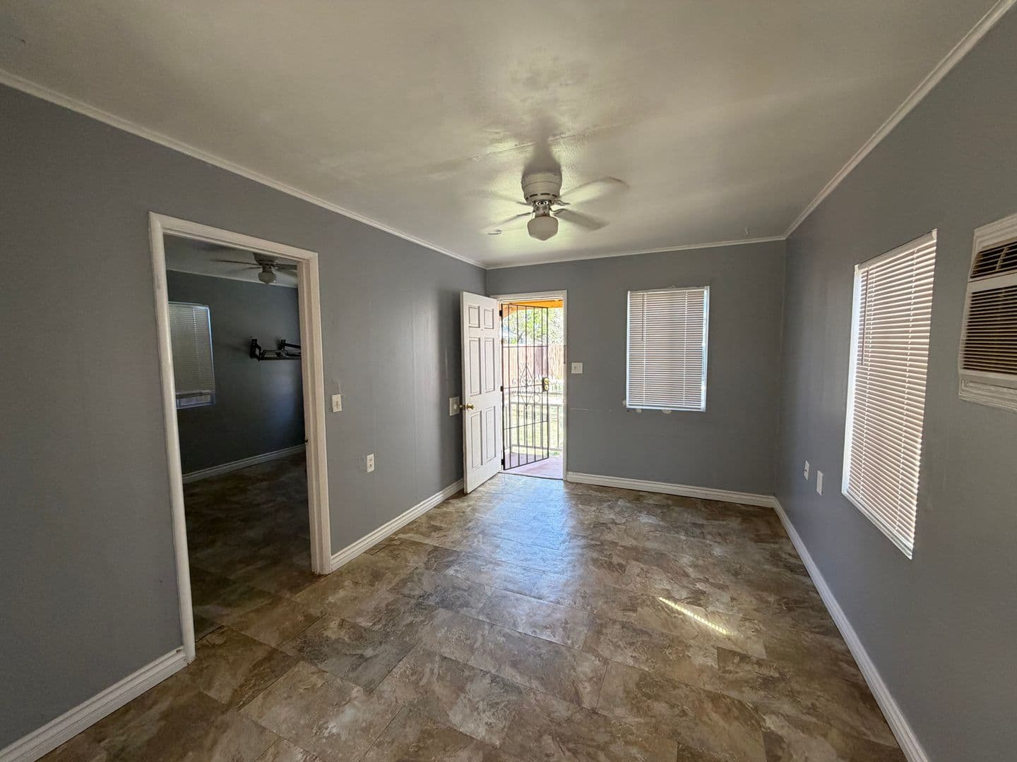 Bakersfield House: 415 1/2 Arvin Street