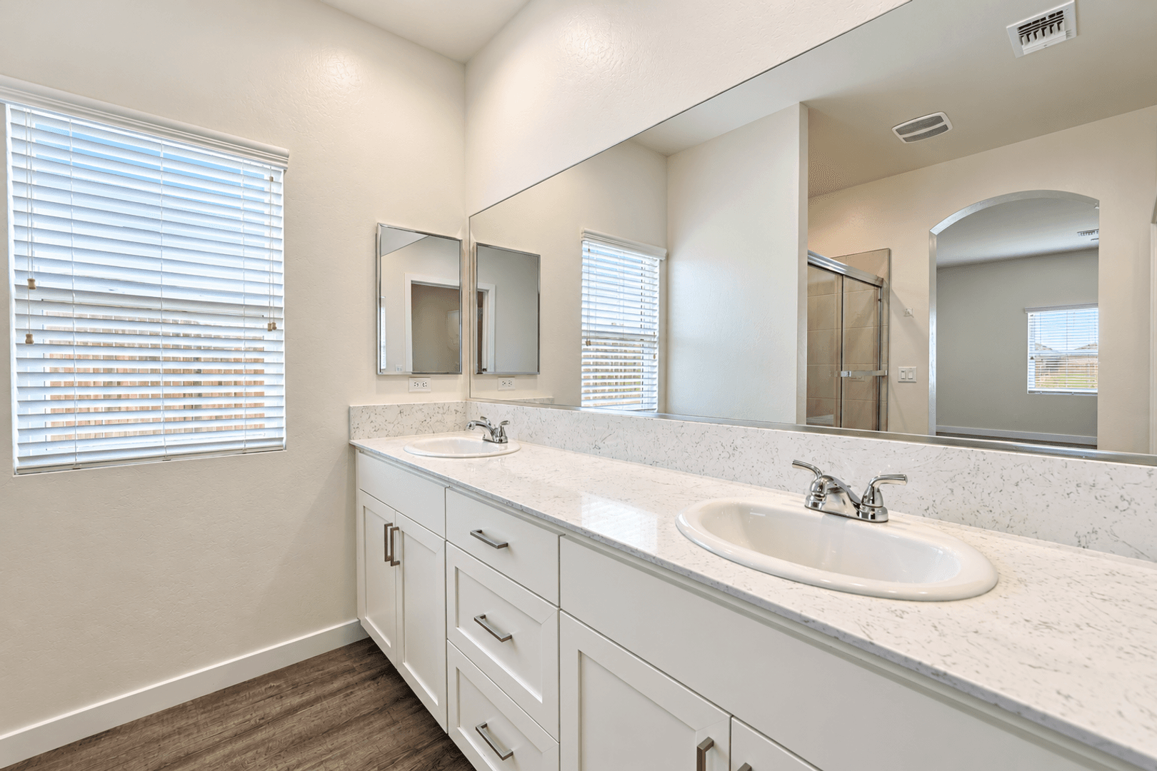 Bakersfield House: 12217 Burnham Street