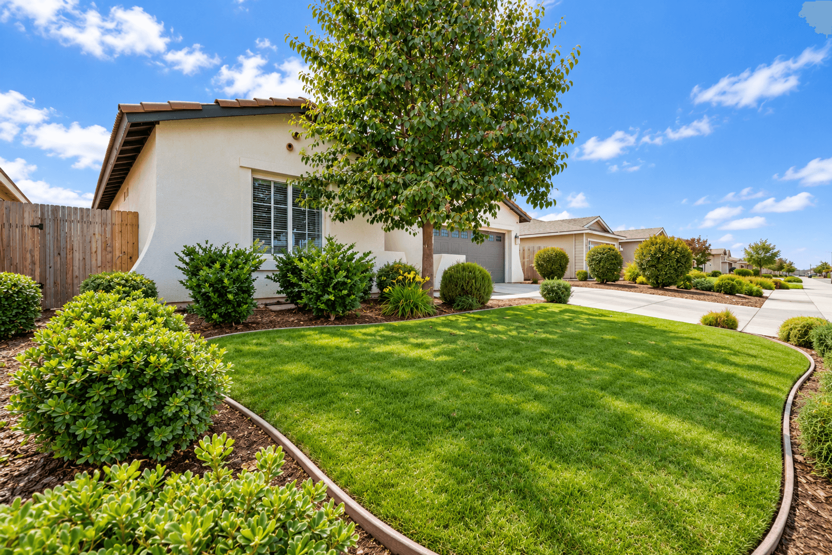 Bakersfield House: 12217 Burnham Street