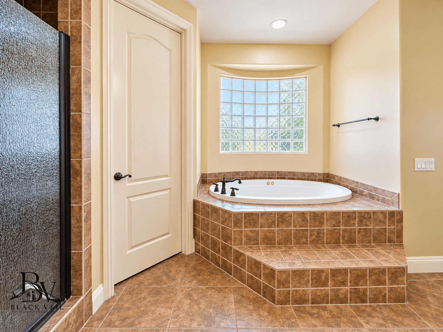 Bakersfield House: 309 Stone Cross Drive