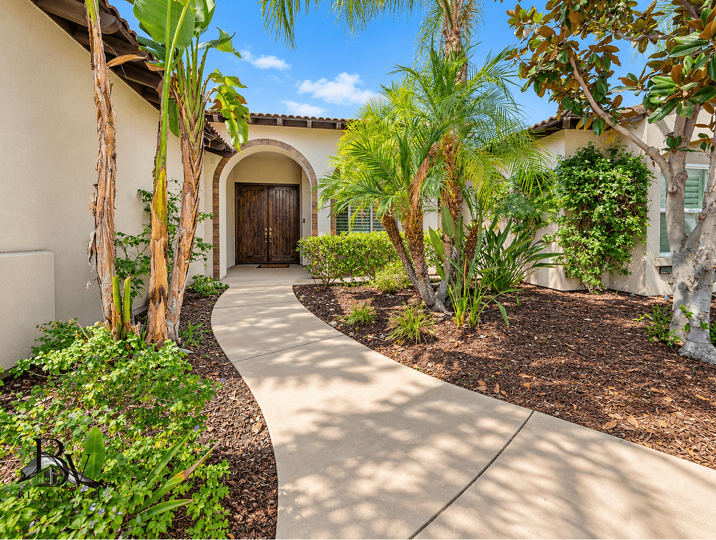 Bakersfield House: 309 Stone Cross Drive