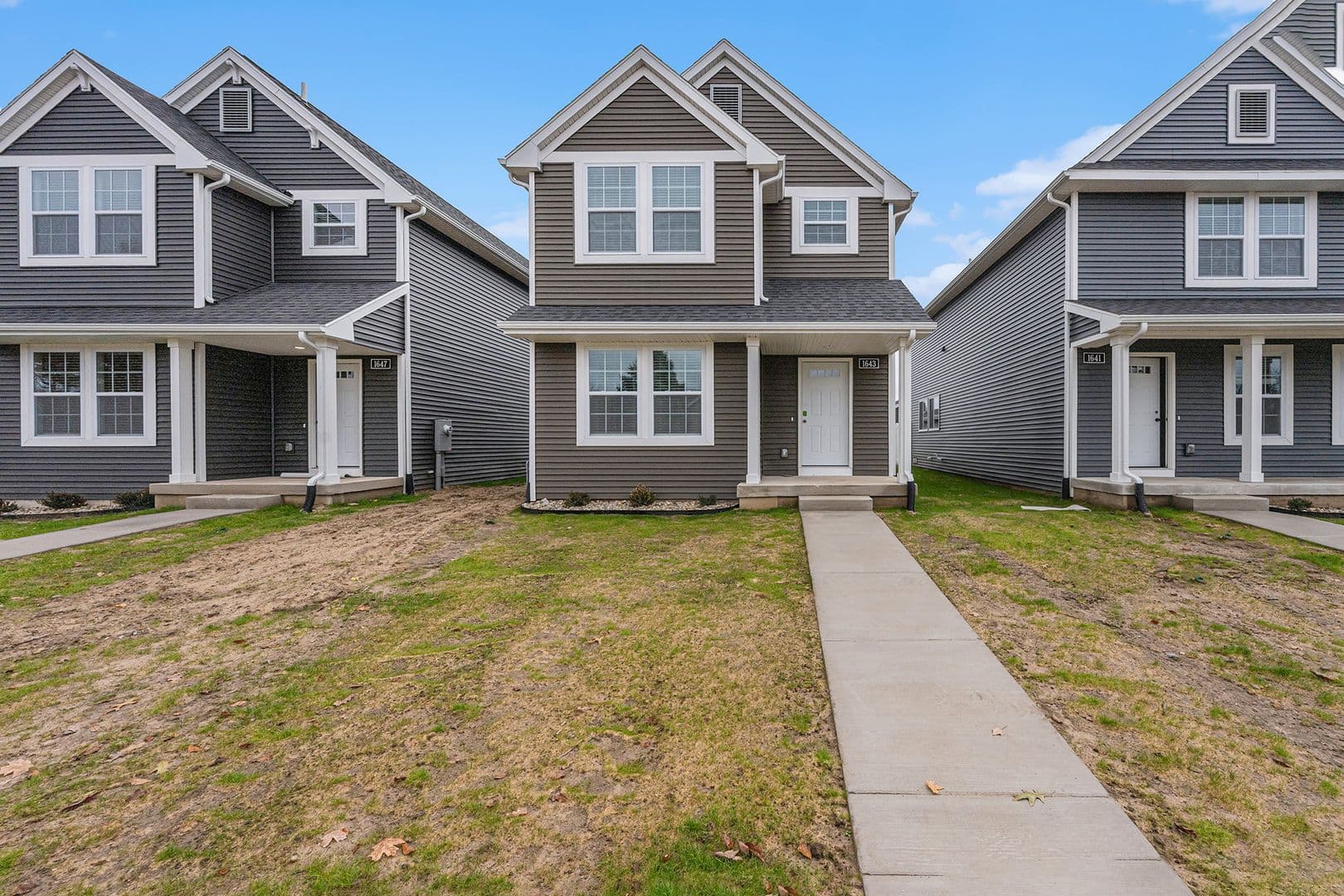 Lansing House: 6115 Tigris Avenue