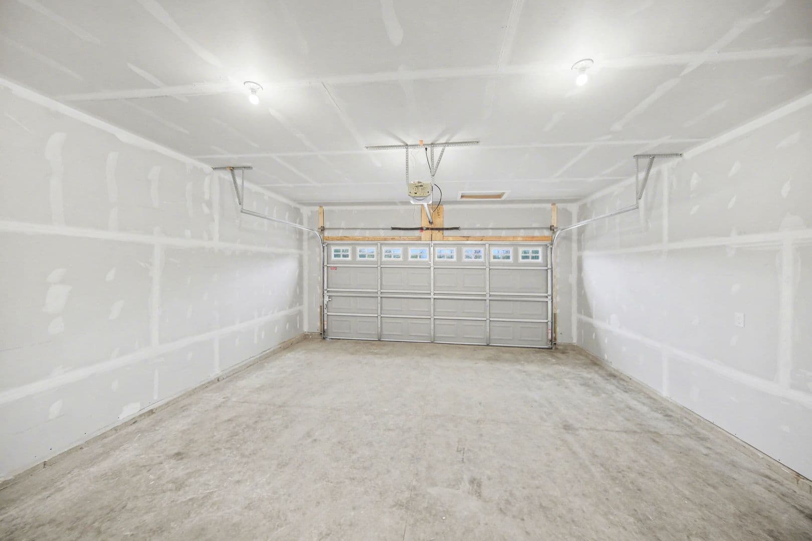 Kalamazoo House: 1097 Vertex Circle