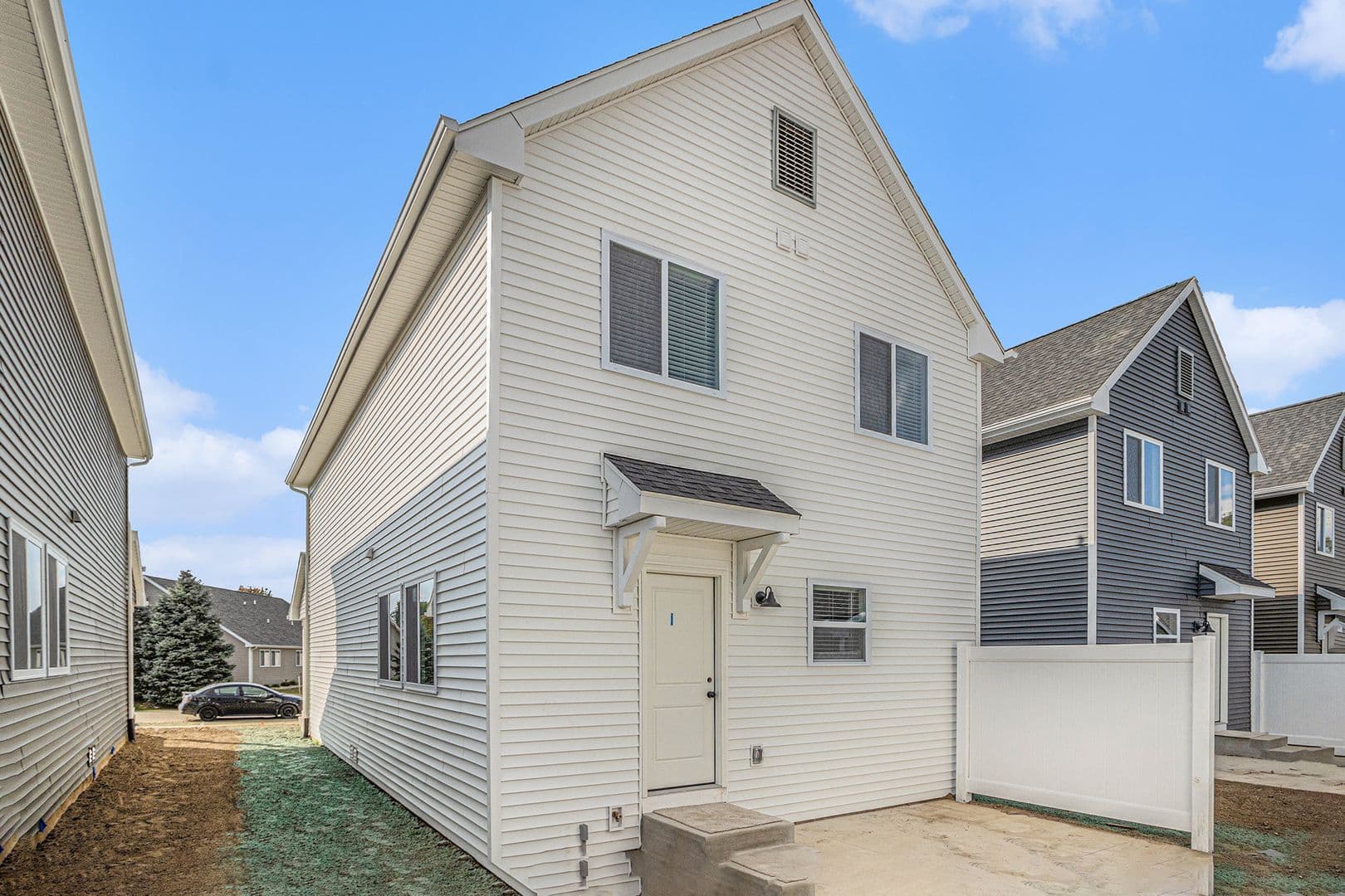 Lansing House: 6122 Aurelius Road