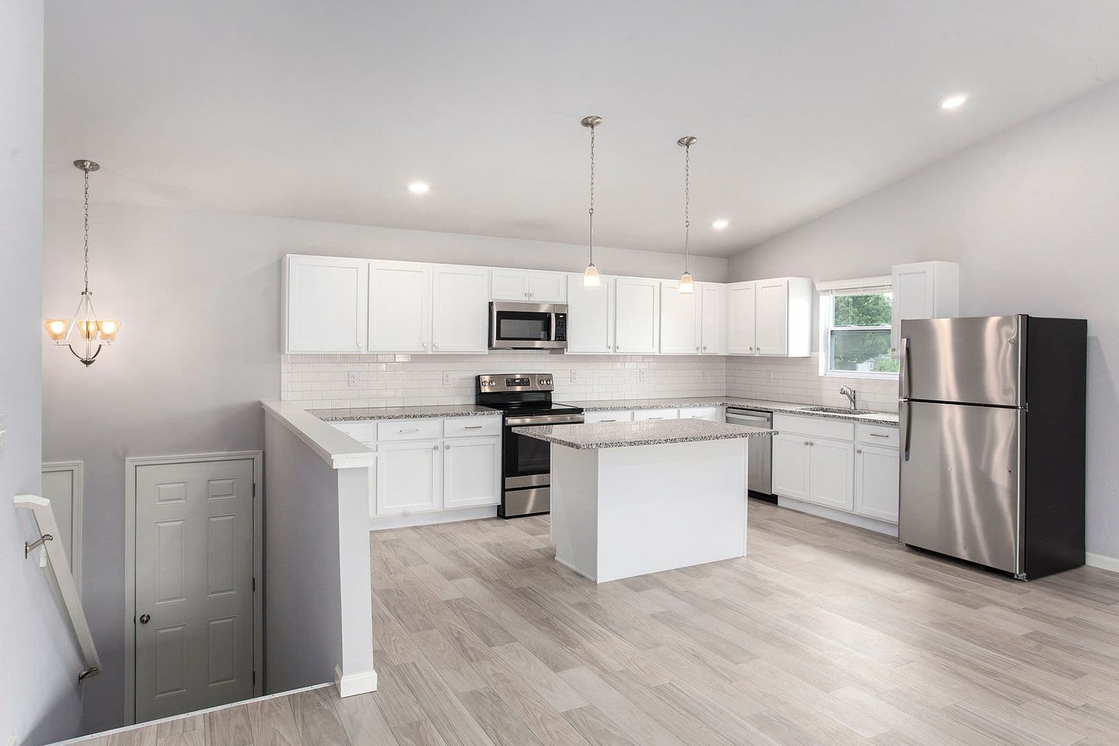 Watervliet House: 485 River Oak Drive